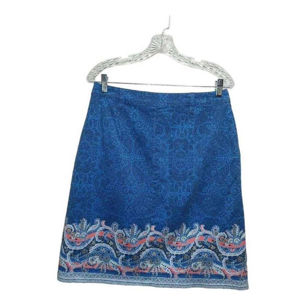 This adorable button down skirt is by Lands End. Size 6 - Picture 2 of 4